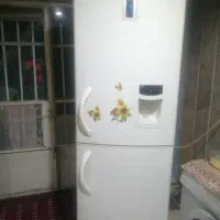یک یخچال الکترواستیل۲۷فوت. نوفراس