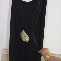 لباس مجلسی زنانه|لباس|رباط‌کریم, رباط‌کریم|دیوار