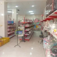 قفسه ایستاده