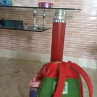 میز ناهار خوری با تخت خواب دونفره با تشکک