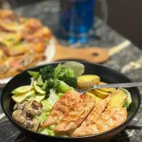 استخدام قلیان زن با جای خواب و حقوق بالا|استخدام خدمات فروشگاه و رستوران|تهران, پاسداران|دیوار