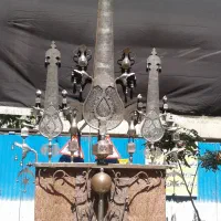 علم سه تیغ