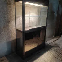 ویترین شیشه ای چراغ دار