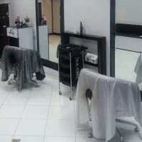 یک مغازه ارایشگاه باوسایل کامل اجاره داده میشود