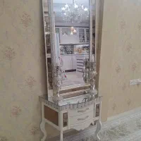 آیینه و کنسول