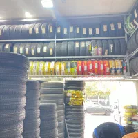 کارگر لاستیک فروشی