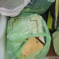 کارتن لوازم برقی و کتاب قدیمی