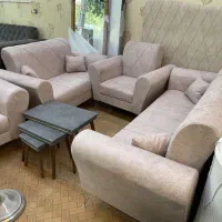 مبل.    طناز