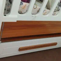 تخت کنار مادرشو گهواره‌ ای
