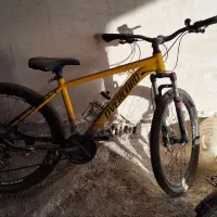 دو عدد دوچرخه ۱۶ و ۲۶