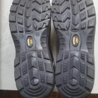 کفش ایمنی وکار|کیف، کفش، کمربند|آفتاب, |دیوار