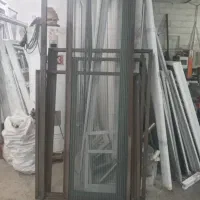 نصب توری پلیسه و پنجره دوجداره در چالوس