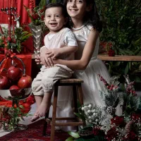 آتلیه کودک خانوادگی نوزاد(دکور یلدایی)