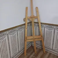سه پایه برای نقاشی و غیره