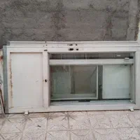 در مغازه