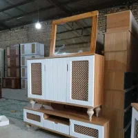 میز تلویزیون پنجره ای