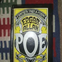 کتاب مجموعه اشعار ادگار الن پو به زبان انگلیسی