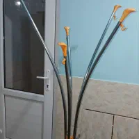 میز ریاست وصندلی چرخ دار همراه رخت آویز بزرگ اداری|مبلمان اداری|سیرجان, |دیوار