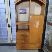 تعدادی میز و کمد|میز تحریر و کامپیوتر|کلاله, |دیوار