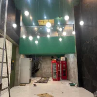 آشپز پیتزا ناپولیتن و برگر زن