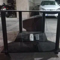 دو دستگاه تلویزیون و یک عدد میز|تلویزیون و پروژکتور|تهران, اکباتان|دیوار