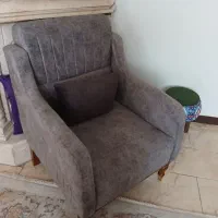 مبل۷نفره همراه میز وسط کشو دار و ۳ عدد میز عسلی|مبلمان خانگی و میز عسلی|فردیس, منظریه|دیوار