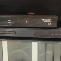 یک عدد دستگاه گیرنده و یک عدد DVD