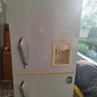 یک عددفریزر ویک عدد یخچال فریزر