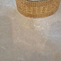 مقداری بدلیجات بفروش می رسد.