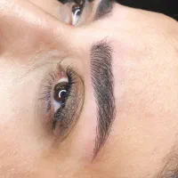 مدل میکروبلیدینگ و فیبروز و خط چشم وبن مژه و شیدلب|خدمات آرایشگری و زیبایی|مشهد, دانشجو|دیوار