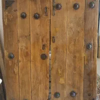 درب چوبی عتیقه و قدیمی و سنتی