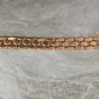 دستبند طلا ۹۰ هزار تومان بالای تابلوی