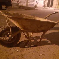 فرغون وچرخ بنایی داشکا قدیمی بدون پوسیدگی و محکم