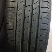 یک حلقه لاستیک ۲۱۵ ۵۰ ۱۶ رودستون