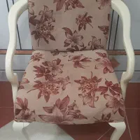 دو عدد صندلی