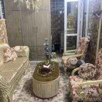 مبلمان هفت نفره کرم همراه با لباس مبل و میز جلو|مبلمان خانگی و میز عسلی|تهران, هروی|دیوار