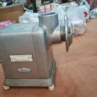 ابگرمکن دیواری ویترین و میز ناهارخوری