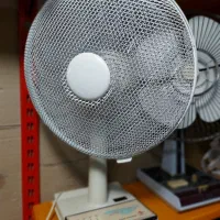 پنکه سالم پایه بلند و رومیزی|پنکه و تصفیه‌کنندهٔ هوا|تهران, مسعودیه|دیوار