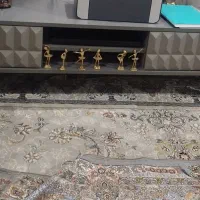 ساعت ایستاده آینه ای و میز تلوزیون