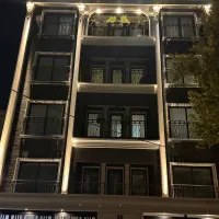 آپارتمان ۱۲۰ متر /هفت تیر/ فول امکانات
