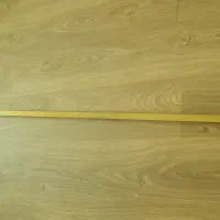 میله پرده زرد ۲ متر و ۲۰ سانتی سالم