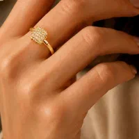 انگشتر طلا با اقساط ویژه بلند مدت جواهری مدیر گلد
