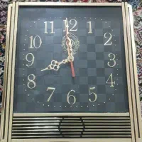 ساعت دیواری قدیمی