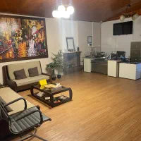 خانم اپراتور لیزر شیفت صبح