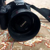 دوربین کانن 250d با لنز ۵۰mm