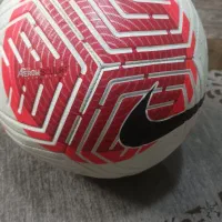 توپ فوتبال اینگیلیسی