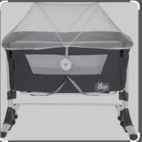 تخت کنار مادر زویی