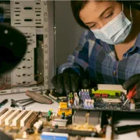 کارشناس الکترونیک - فیزیک - ریاضی