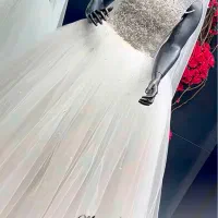 خیاط مسلط به الگو کشی و برش لباس عروس و شب