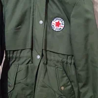 پالتو کلاه دار|لباس|شیراز, ابیوردی|دیوار